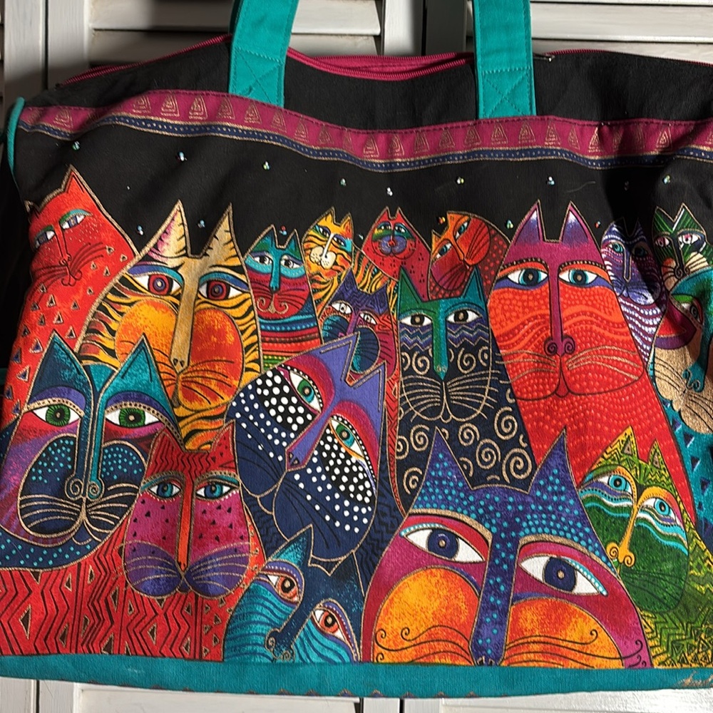 Laurel Burch Overnight View 2